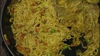Maggie bread rolls 😋#maggi #maggiebreadrolls #breadrolls