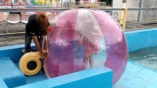 FUN IN GIANT BUBBLE BALL! #travel101 #taoyuan #taiwan