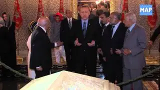 Le Premier ministre turc visite le mausol&eacute;e Mohammed V