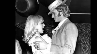 Sylvie et Johnny rendent hommage à Edith Piaf...