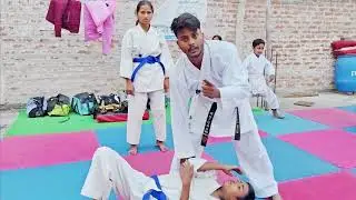 (Right way to save yourself from enemies) attack self defense for girls 😭