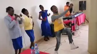 this was at chuka regacy Hotel third Flow min ken  praise and woship with  mum reginaaa wow(1)