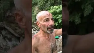 L&rsquo;oro nelle fessure di roccia del Cervo.