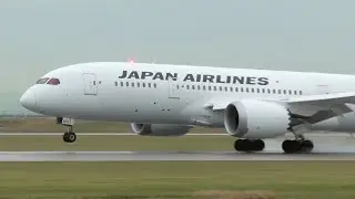 Japan Airlines Boeing 787 Dreamliner Smooth Landing at YVR
