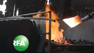 Cambodia&rsquo;s Blacksmith Pound Out a Living