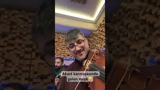 Karmaşının i&ccedil;nde gelen meşk😁 #keman #keşfet #music #turkishmusic