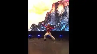 Juggling a 5 Club Cascade for Family Audience