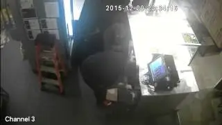 LiveLeak - Robber Fakes Injury, Walks Away With Bag Of Cash