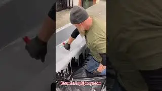 Resurfacing a tub with our FX Tub Coating Epoxy 😳 #shorts #diy #countertopepoxy #youtubeshorts