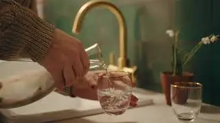 QETTLE Original Finished in Gold Filtered Drinking Water