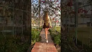 Короткая юбка? 🤔 #shorts #woman #she #girl #skirt