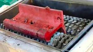 This crusher can crush and destroy anything with ease. The machine destroys everything