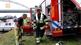 Vinkeveense huurboot bijna naar de kelder in Amsterdam-Rijnkanaal - 0297.nl