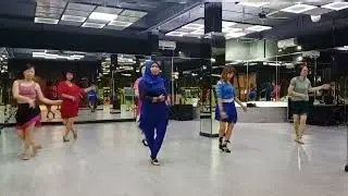 La Cucaracha Samba Line Dance demo by Lora & D'Vizta Queen