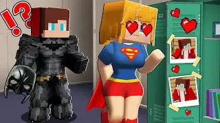 SUPER Girl is in LOVE with JJ BATMAN in Minecraft - Maizen
