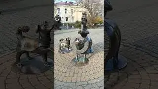 Pet Monument Pyramld