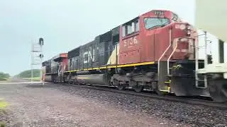 CN 2324 leads a north bound manifest past EvTac