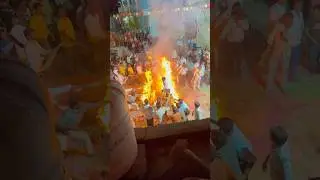 होली के रंग में रंगे लोग होलीका दहन में ख़ुद पड़े राजस्थान की होली #holi #rajasthan #shorts #village