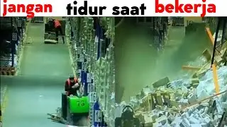 KUMPULAN ORANG TERSIAL DI BUMI