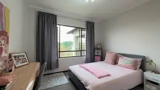 Modern 3 bedroom first floor apartment