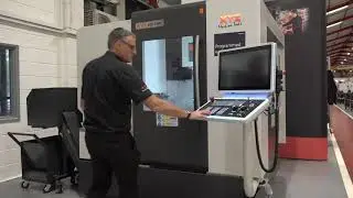 Machining Mike nos presenta el centro de mecanizado de 5 ejes XYZ 400 UMC