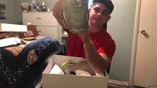 Распаковка Balenciaga Triple S: (серый/флуоресцентный) цветовая гамма