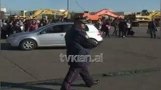 Heqja e dogan&euml;s rrit importin e automjeteve n&euml; Shqip&euml;ri-(9 Mars 2012)