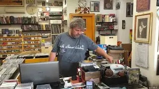 COMMENTIAMO L'IMPIANTO HI-FI DI UN NEGOZIO DI DISCHI (con Ruffoni!)