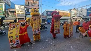 Lân Và Thần Tài Quẩy Cực Sung Mừng Ngày Khai Trương .