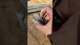 How to unlock and change blade on husky utility knife