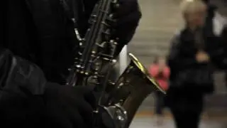 Pink Panther theme song played in a Subway Station | Street Performers