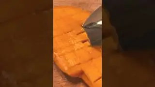 Mangos are the best fruits!! 🥭🥭🥭#mango #food #satisfying #yummy #fruit #mangos #sweet #juicey