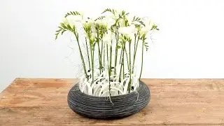 Black & White Freesia Design | Flower Factor How To | Flower Arrangement