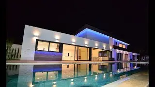 1456B_ South facing, designer villa built mostly on 1 level with stunning sea views & infinity pool.