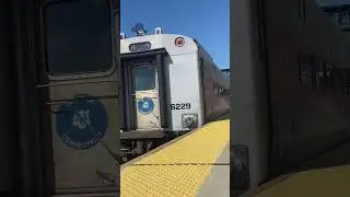 New Haven Paint P32 #228 flies through Ardsley-On-Hudson w/ Awesome View Of NYC Skyline. 3/26/23