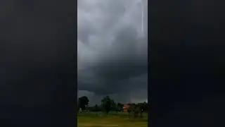 Gewitterzelle, Niederer Fl&auml;ming, ein paar Blitze, leichter Regen, 19.05.24 ca.13 Uhr #Gewitter