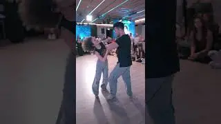 Baila Mundo - Deborah Delgado & Douglas Conrado | Camilo & Pablo Albor&aacute;n - El Mismo Aire
