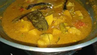 বড়দিনে একটু স্পেশাল না হলে আর চলে;তাই চেনা রেসিপি একটু অচেনা স্বাদে😍|Potato Curry Recipe with Peas|