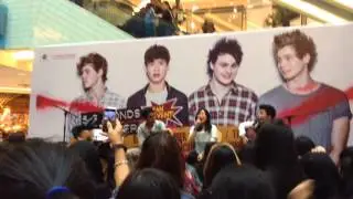 5SOS Fan Event Malaysia - Band Performance by Vinnie and her friends