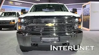 2018 Chevrolet Silverado 2500HD full size 4x4 pickup truck overview