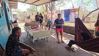 ESTAMOS LUCHANDO CON DON MIGUELITO PARA QUE ESTE MAS COMODO AHORA QUE ESTA MAL