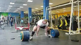 Deadlift 350 kg &times;5 double overhand grip with no straps.Sergey Daragan