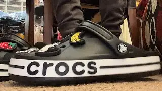 Bayaband Crocs Shoeplay + Mismatch Socks #soles #feet #shoeplay #toewiggles #mismatchsocks #crocs