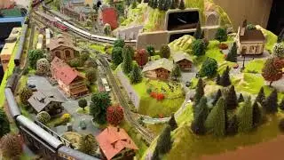 Hornby 00 model train railway layout,fleischmann n gauge noch Baden Baden garage madness lots of fun