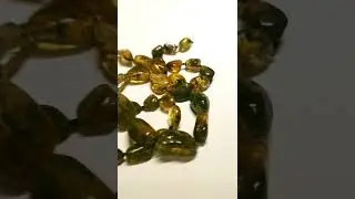 DESCRIPTION!!! Green Polished amber necklace