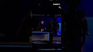 William Bonner &eacute; aplaudido por reda&ccedil;&atilde;o do 'Jornal Nacional' ap&oacute;s anunciar despedida