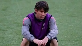 No hate for Ronaldo  Messi is a Humble guy we respect  both are goat 🙌