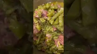 Green Beans with smoked neck bones in the instant pot
