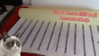 TV 55C715 com som e sem imagem, da pra ver a imagem apagada no fundo da tela, essa tv é difícil 😐