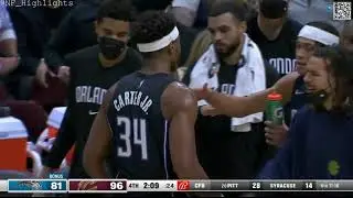 Wendell Carter Jr throws down a ferocious slam, throws his glasses and gets ejected #shorts